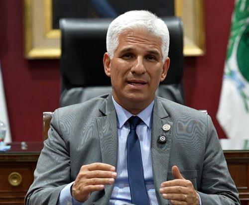 Claudio Poggi Mujeres