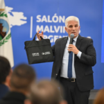 Los docentes que egresen de la Diplomatura en IA accederán a su computadora