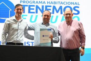 De los planos a los ladrillos: 81 familias más comienzan a construir su casa