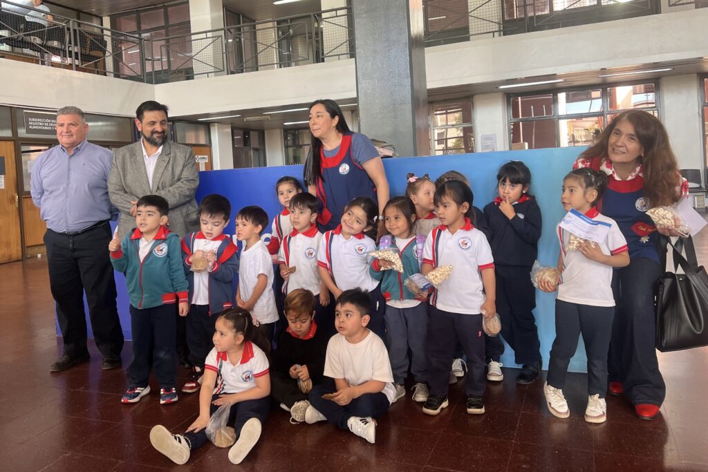 Niños de un jardín de infantes visitaron el Registro Civil para saber cómo se construye la identidad