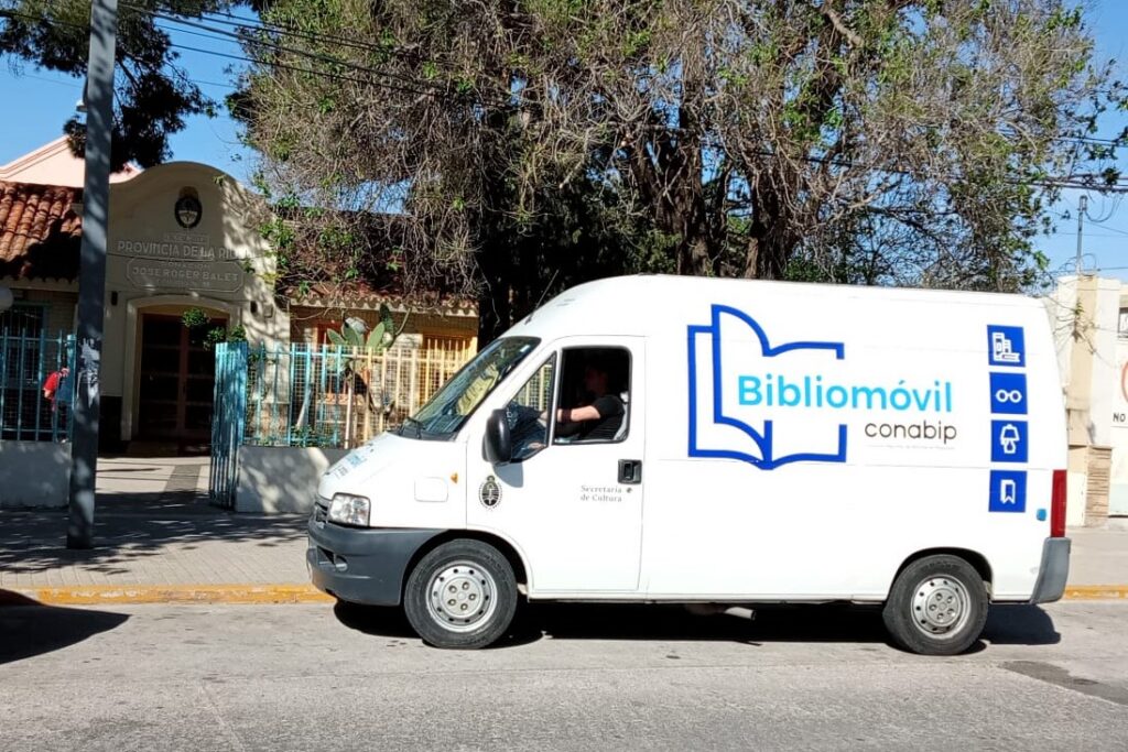 La Bibliomóvil profundiza su trabajo junto a comunidades y bibliotecas populares