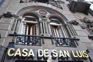 Poggi firmó el decreto de llamado a licitación para la venta del inmueble
