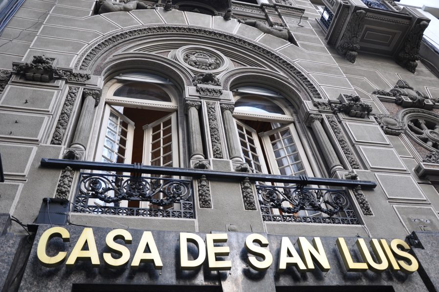 Poggi firmó el decreto de llamado a licitación para la venta del inmueble