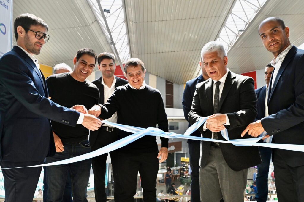 Inauguraron las nuevas boleterías de las empresas 20 de Junio, La Unión y Blanca Paloma