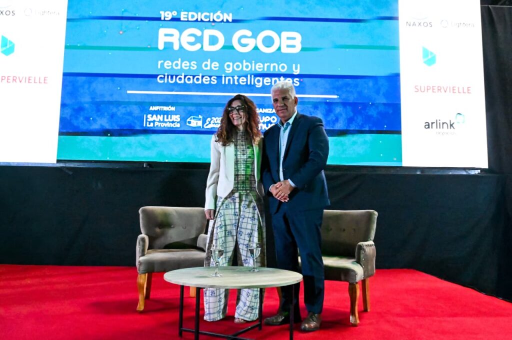 Poggi encabezó la apertura del Encuentro Nacional de Redes de Gobierno y Ciudades Inteligentes