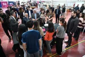 El Gobernador acompañó a referentes internacionales de la educación en un recorrido por la UPrO