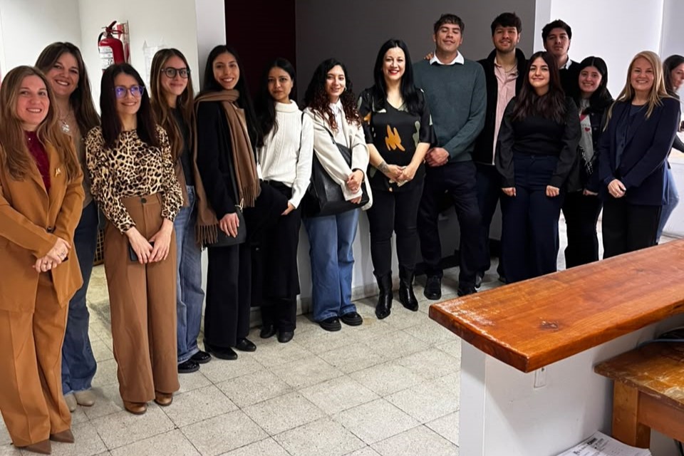 Estudiantes de abogacía de la UCCuyo visitaron el Registro de la Propiedad Inmueble