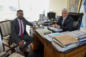 El Gobernador y Álvarez Pinto acordaron el regreso del actual Ministro a la intendencia de Merlo